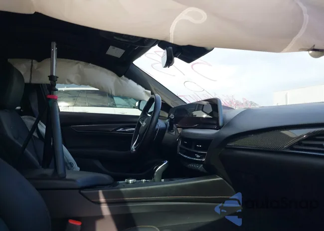 1G6DR5RW2S0105737: 44324482