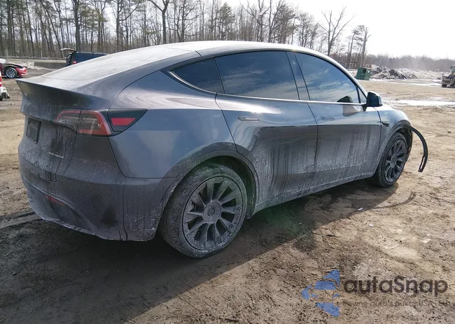 5YJYGDEE5MF256426: 44324542