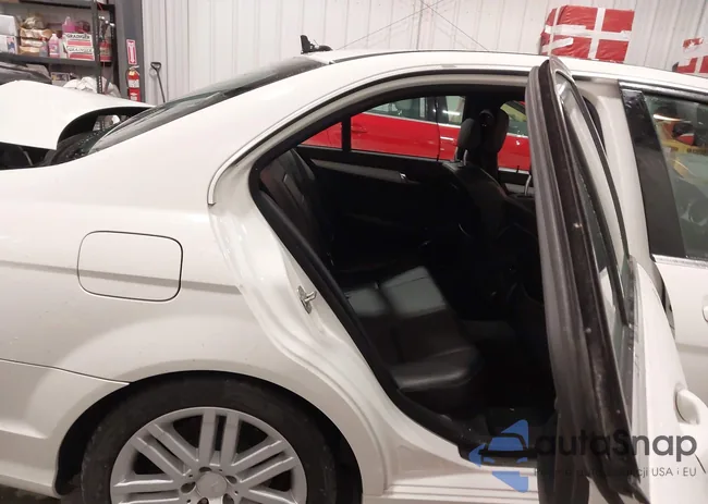 WDDGF81X18F188517: 44324566