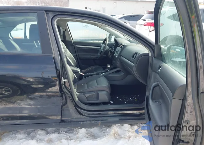 3VWRJ71K78M183884: 44323589