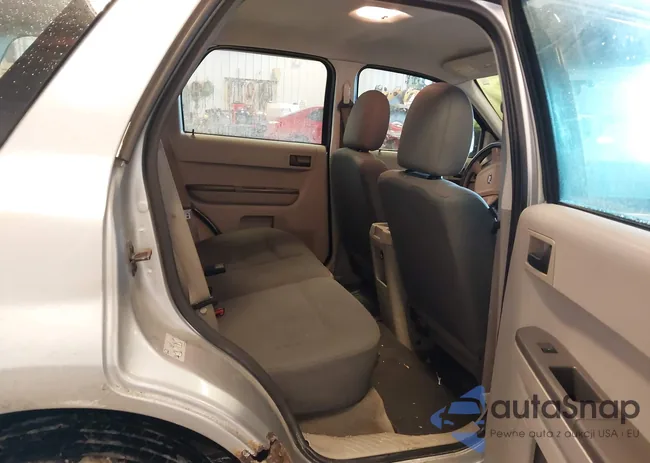 1FMCU0C77AKB64132: 44323614