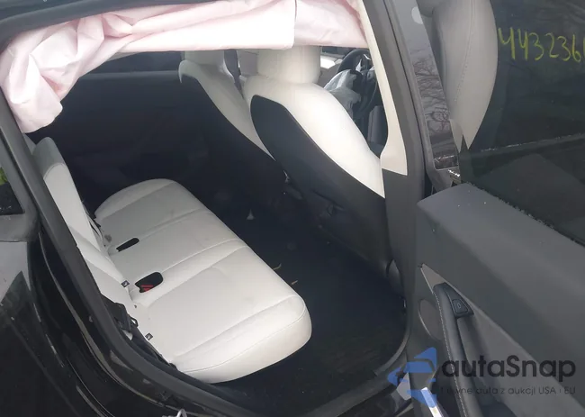 7SAYGDEE1RF204639: 44323661