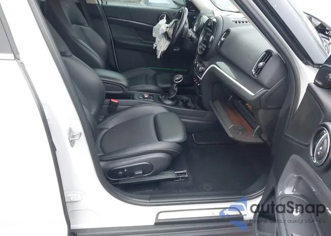 WMZYT3C38J3E00313: 44323702