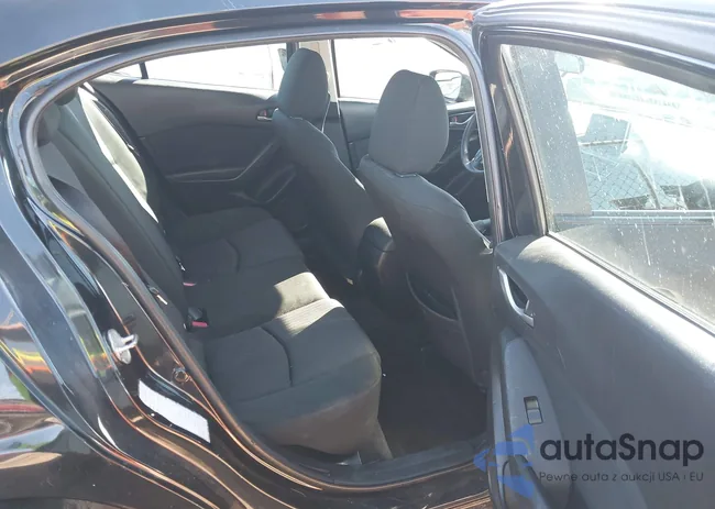 3MZBM1U75FM180010: 44323730