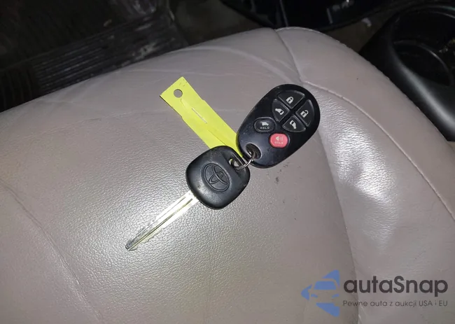 5TDBK22C08S019436: 44323735