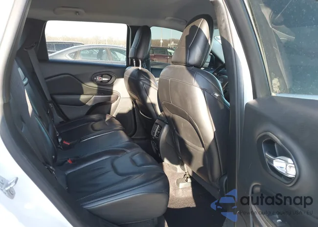 1C4PJLDB8KD170689: 44323823