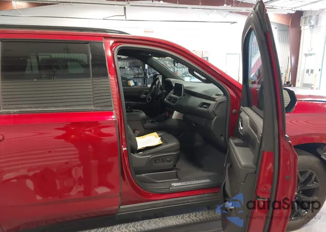 1GNSKPKD6NR329792: 44323848