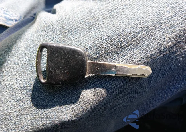 2HJYK16428H512245: 44323944