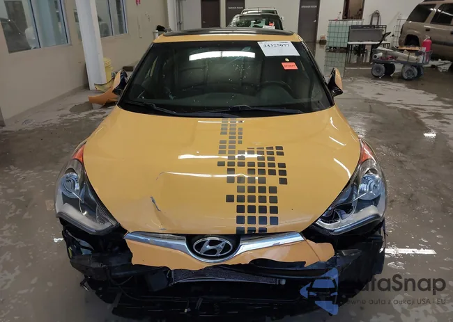 KMHTC6AD5HU320567: 44325077