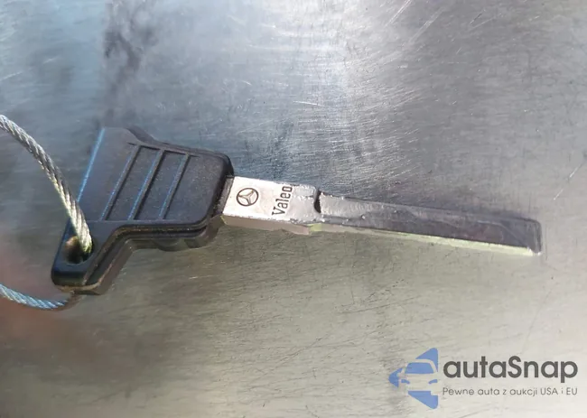 WDBKK47F1YF168337: 44325137