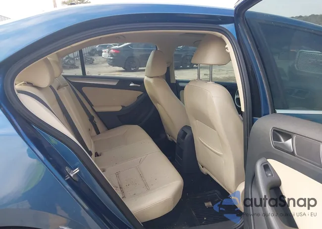 3VWDB7AJ4HM203149: 44325275