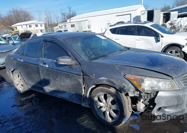 1HGCP368X9A046063: 44325280