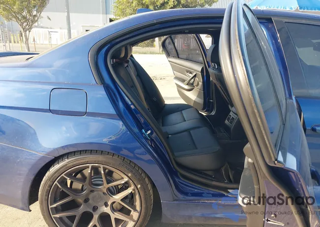 WBAPM5C59BE577409: 44325321