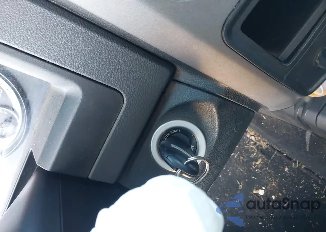 3C6UR5CLXEG266727: 44325371