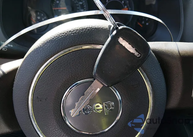 1C4NJCBA8FD156623: 44325406