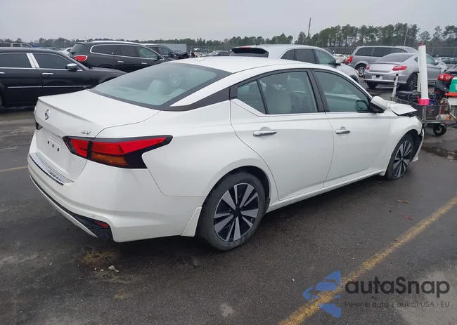 1N4BL4DV3MN330971: 44325444