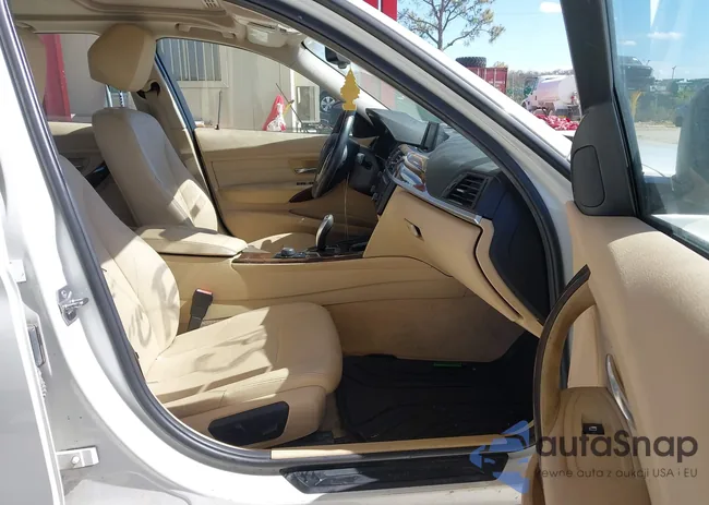 WBA3B3C58FF546533: 44324589