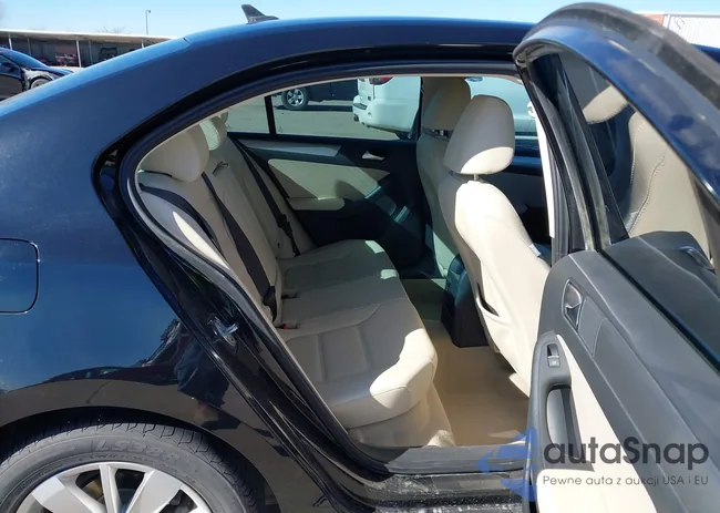 3VWD67AJ2GM235522: 44324658