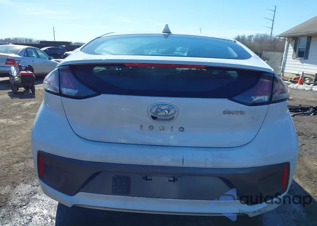 KMHC75LJXMU081853: 44324694