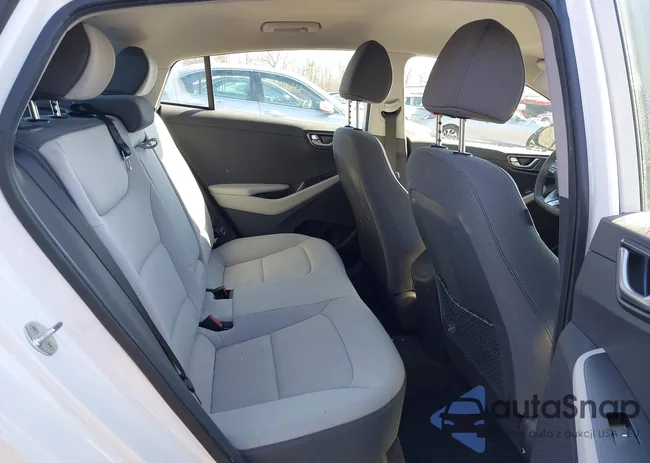 KMHC75LJXMU081853: 44324694