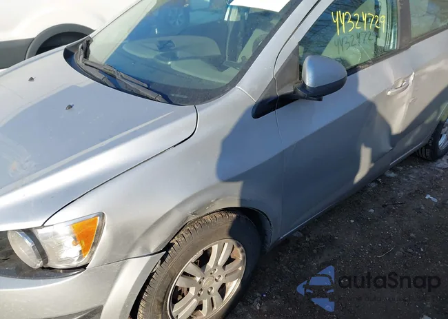 1G1JA5SH6C4226972: 44324729