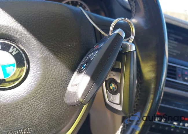 WBAKB8C52CC964494: 44324741