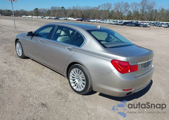 WBAKB8C52CC964494: 44324741