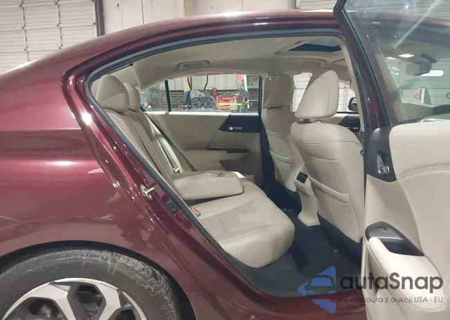 1HGCR3F89GA019153: 44324778