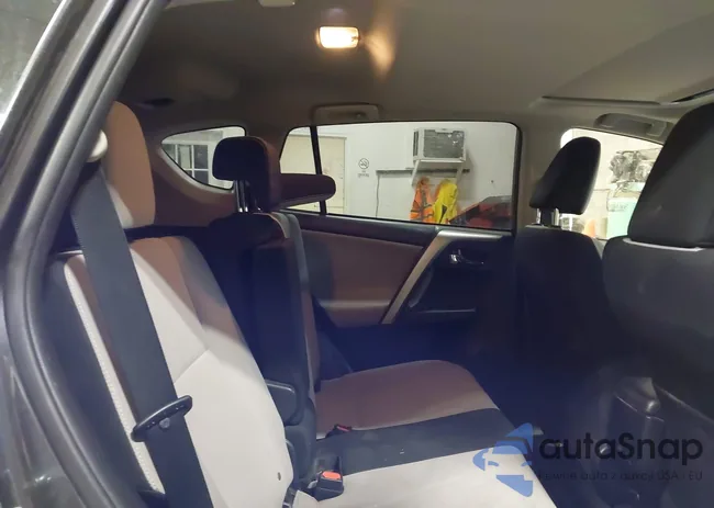 JTMWFREV3HJ131477: 44324855