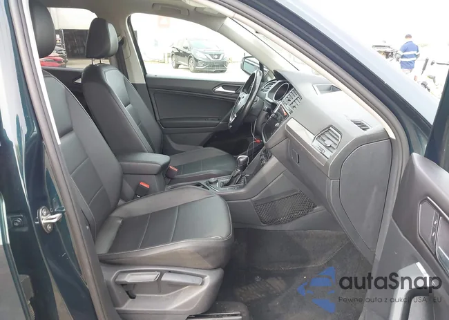 3VV2B7AX2JM139652: 44324897