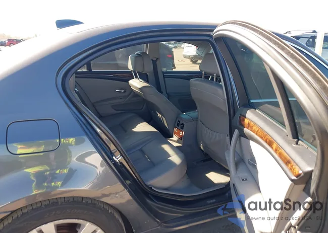 WBANU5C50AC124233: 44326011