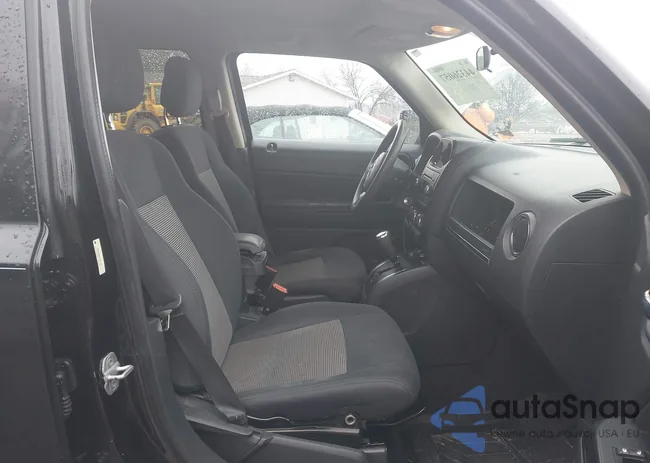 1C4NJRBB5CD621141: 44326057