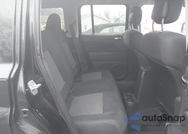 1C4NJRBB5CD621141: 44326057