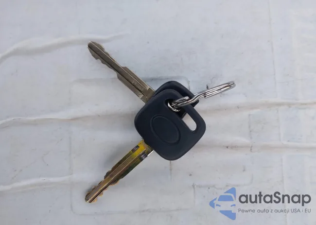 1NXBR12E8XZ145816: 44326158