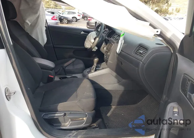 3VW167AJ2GM402545: 44326172