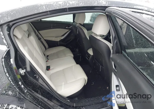 JM1GJ1W56G1462099: 44326262