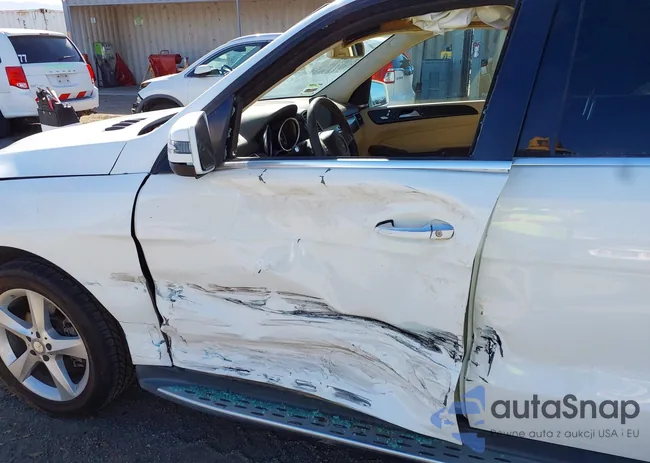 4JGDA5JB0HA815523: 44326318