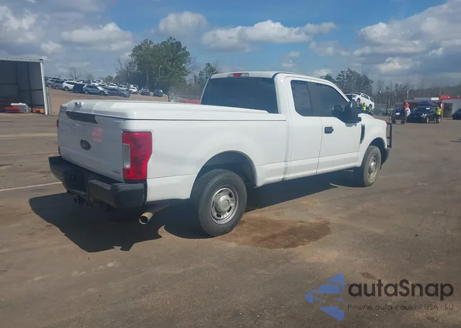 1FT7X2A66JEB74572: 44326359