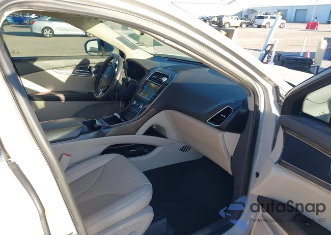 2LMPJ6K92KBL11389: 44326373