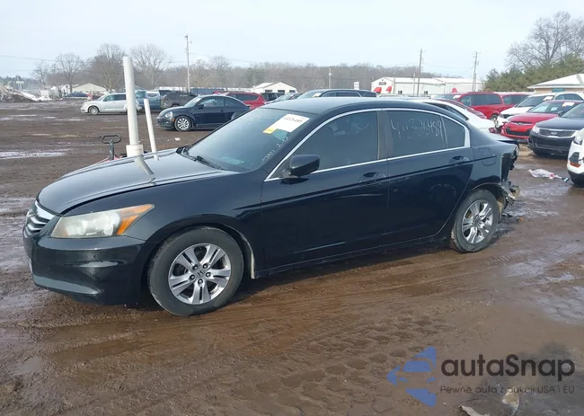 1HGCP2F60CA044077: 44326489