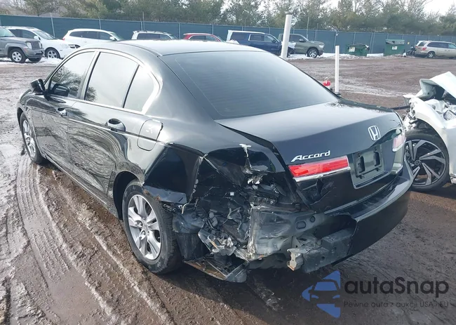 1HGCP2F60CA044077: 44326489