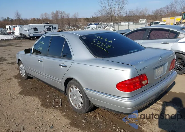 WDBJF82H7XX021268: 44325588