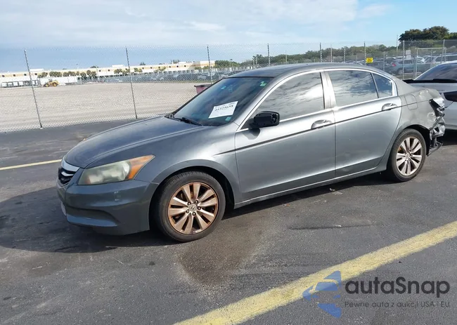 1HGCP2F74CA068388: 44325658