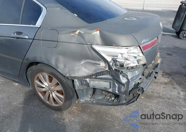 1HGCP2F74CA068388: 44325658