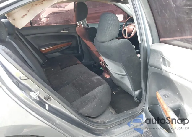 1HGCP2F74CA068388: 44325658