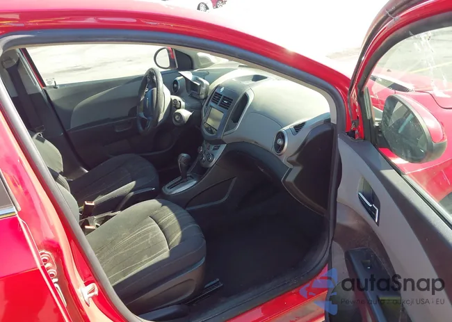 1G1JC5SH7F4220841: 44325682