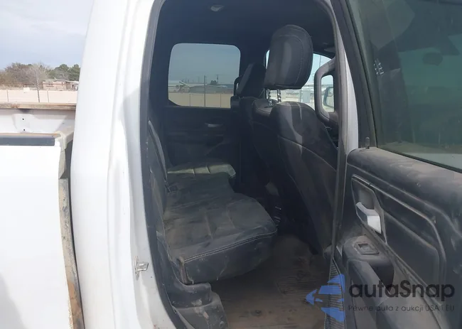 1C6SRFCT1NN160851: 44327000