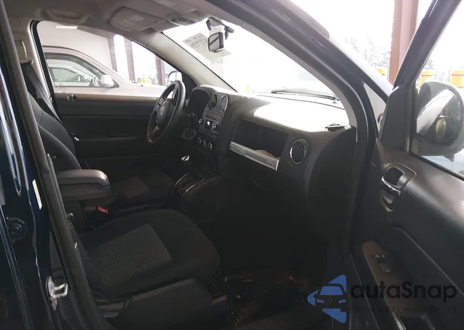 1C4NJCBA6GD715085: 44327133