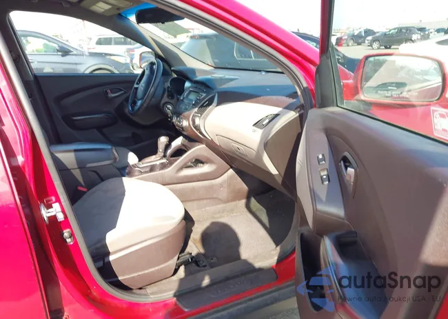 KM8JT3AF9FU100109: 44327151