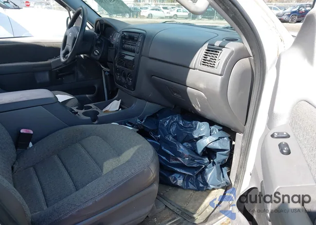 1FMZU72K35UA44203: 44327196